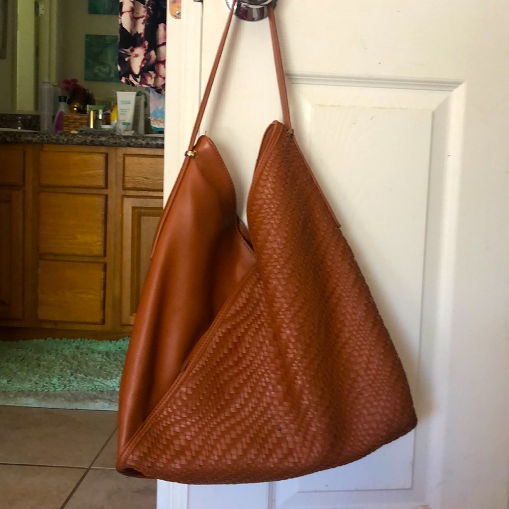 Brown handbag with nice detail